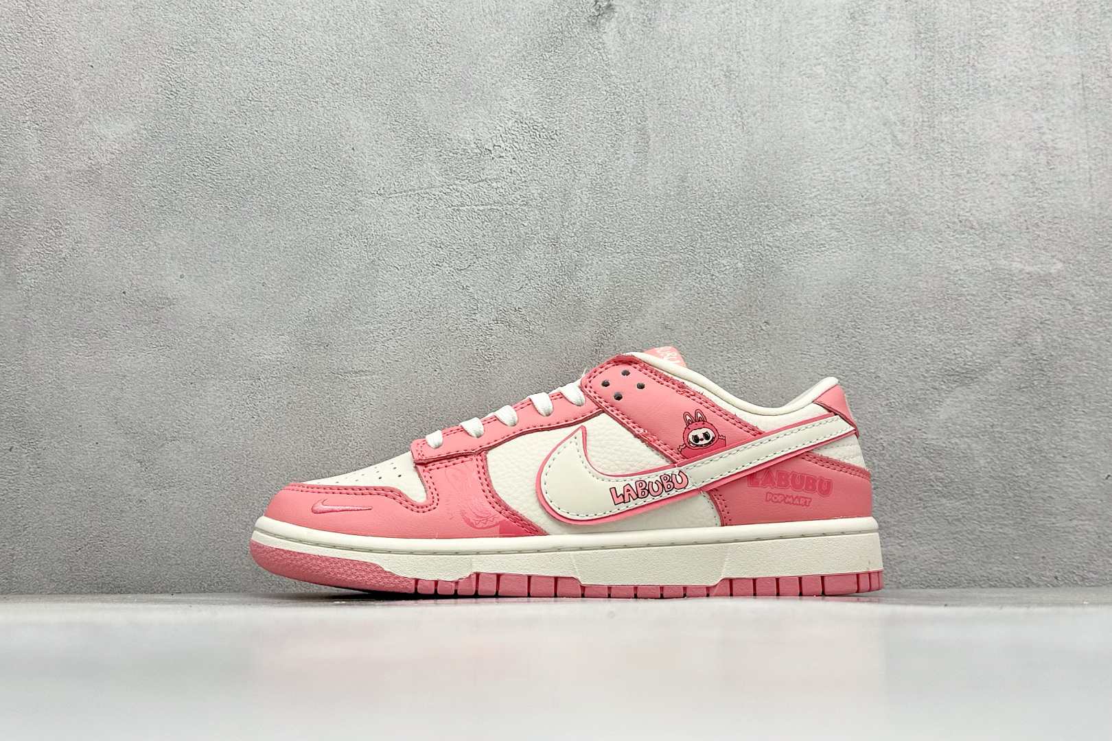 280 XC版Nike SB Dunk Low x LABUBU 粉白小勾  SR2025-008