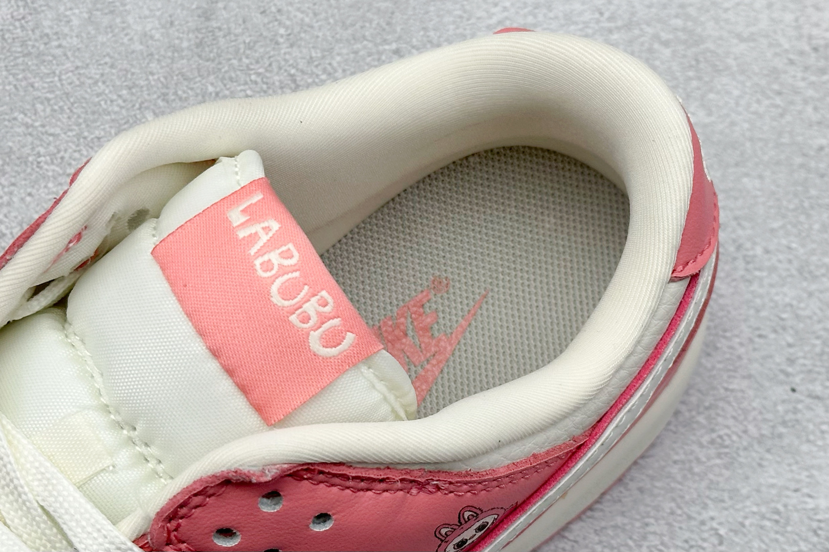 280 XC版Nike SB Dunk Low x LABUBU 粉白小勾  SR2025-008