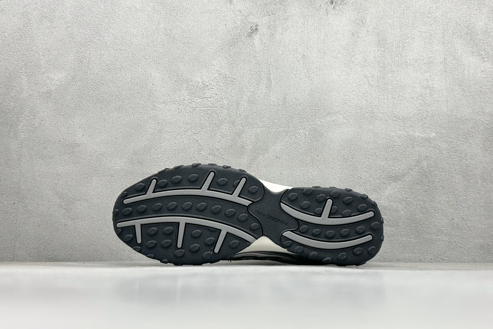 190 New Balance 204L 薄底鞋 薄底皮质鞋带德训miu系 减震耐磨包裹性支撑轻便 低帮 生活休闲鞋  U204LSWD