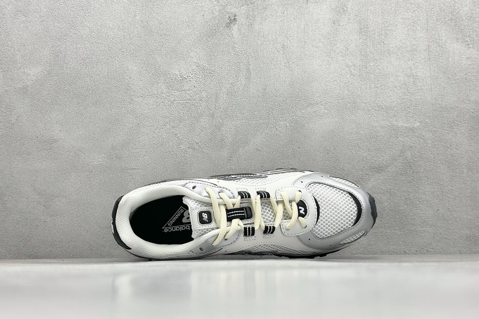 190 New Balance 204L 薄底鞋 薄底皮质鞋带德训miu系 减震耐磨包裹性支撑轻便 低帮 生活休闲鞋  U204LSWD
