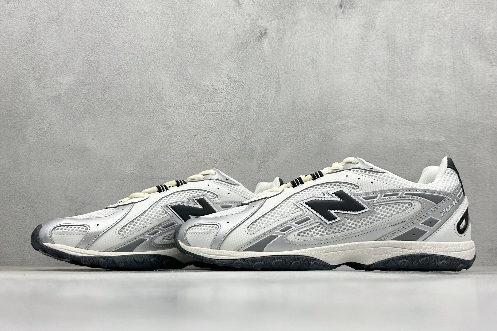 190 New Balance 204L 薄底鞋 薄底皮质鞋带德训miu系 减震耐磨包裹性支撑轻便 低帮 生活休闲鞋  U204LSWD