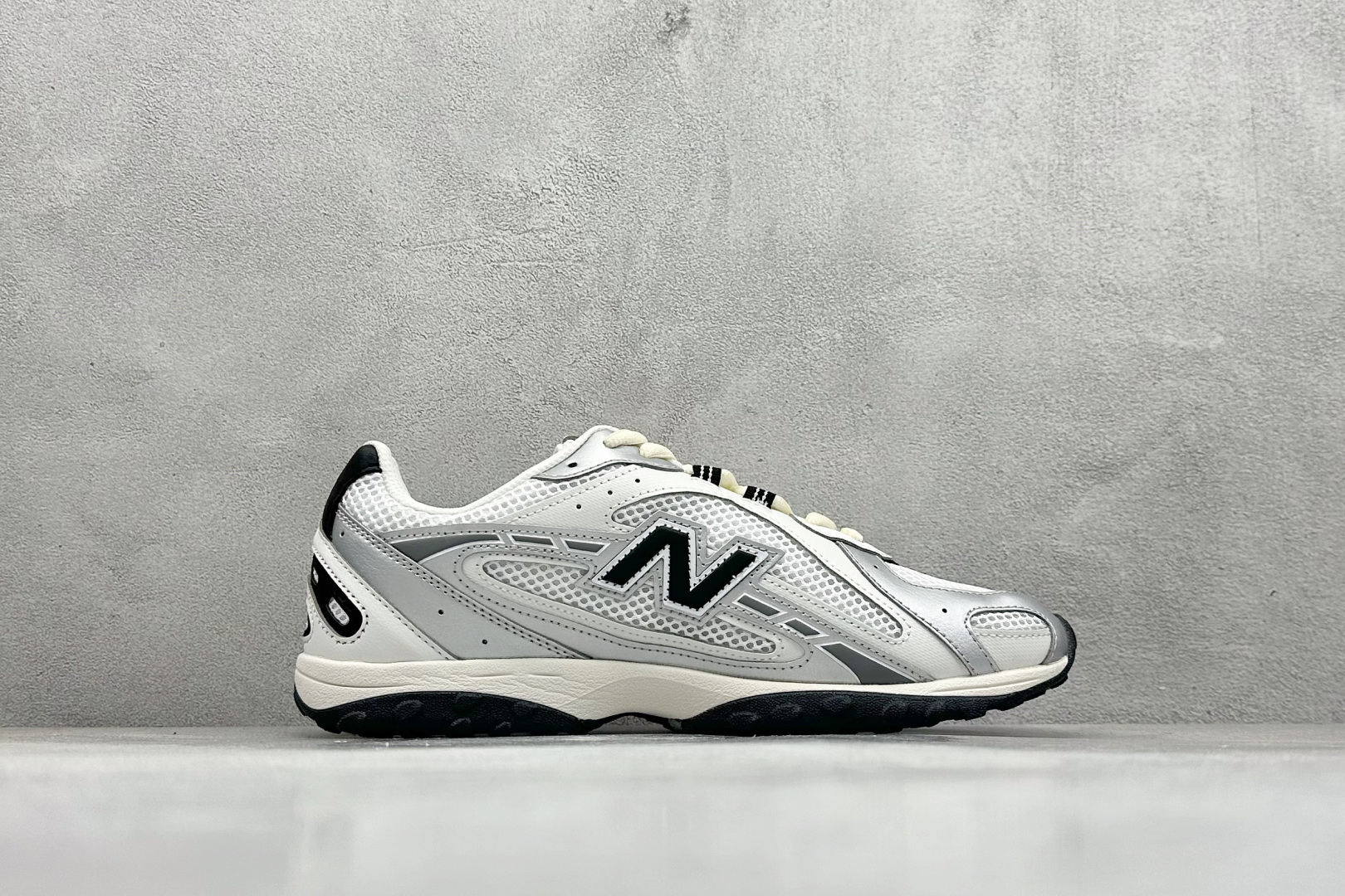 190 New Balance 204L 薄底鞋 薄底皮质鞋带德训miu系 减震耐磨包裹性支撑轻便 低帮 生活休闲鞋  U204LSWD