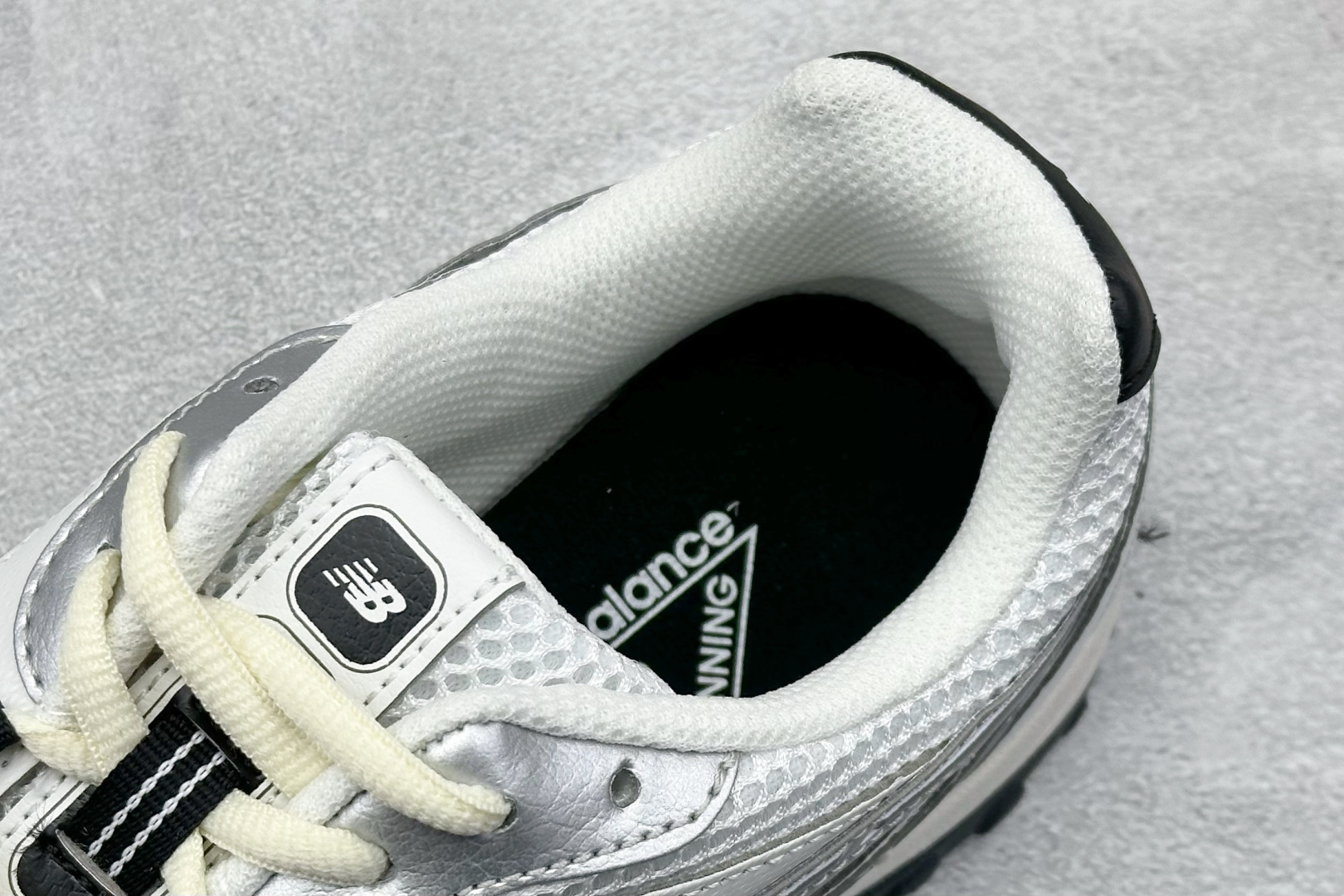 190 New Balance 204L 薄底鞋 薄底皮质鞋带德训miu系 减震耐磨包裹性支撑轻便 低帮 生活休闲鞋  U204LSWD