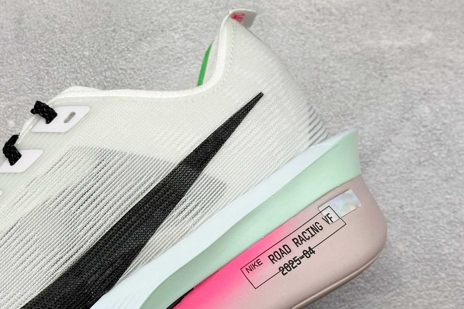 220 Nike ZoomX Vaporfly NEXT% 4耐克 轻量化 网面透气运动鞋  HF6414-101