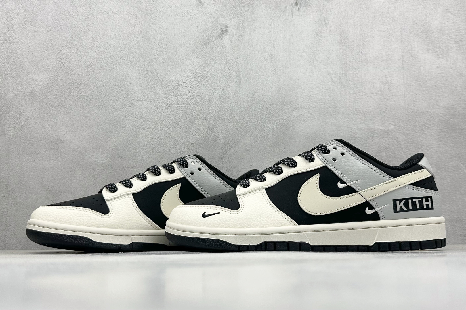 280 Nike SB Dunk Low x KITH 白黑三小勾 QW5836-012