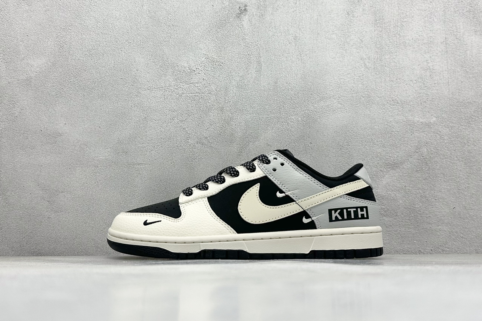 280 Nike SB Dunk Low x KITH 白黑三小勾 QW5836-012