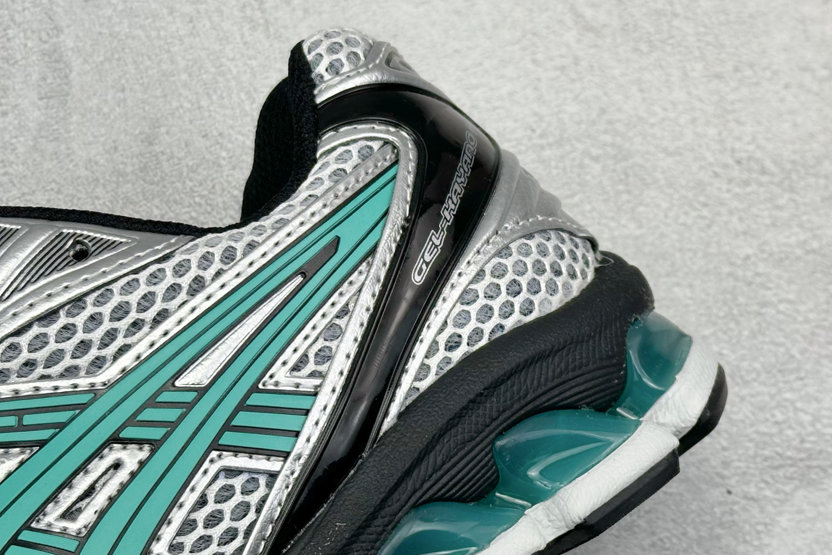 220 Asics Gel-Kayano 14 亚瑟士运动休闲透气专业跑鞋  1203A740-101