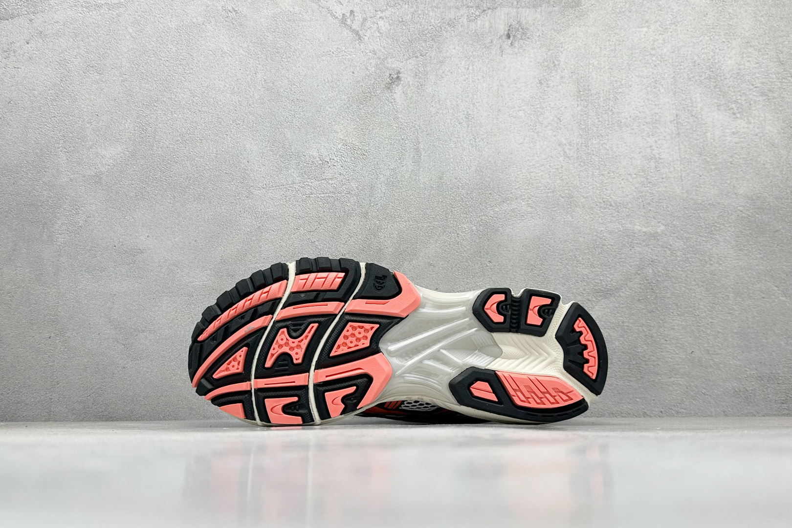 220 Asics Gel-Kayano 14 亚瑟士运动休闲透气专业跑鞋  1203A740-100