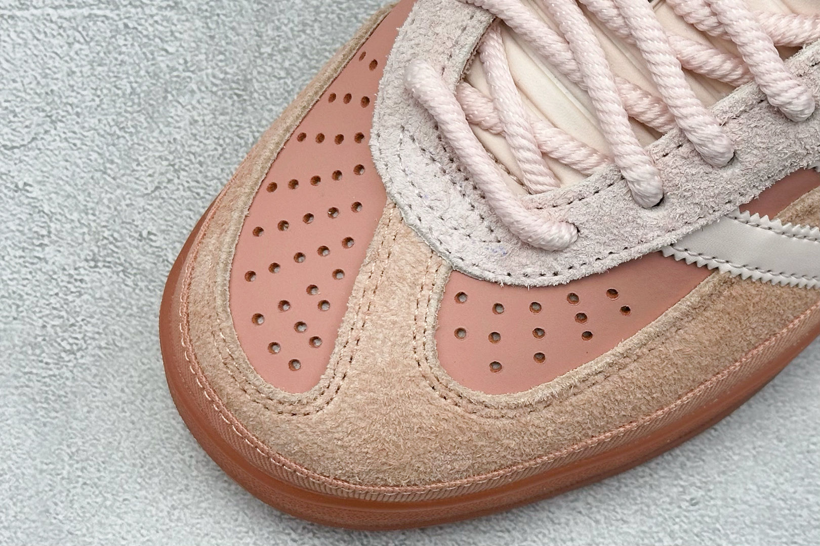 240 S2纯原Bad Bunny x AdidGazelle Indoor 联名款 三叶草复古休闲防滑耐磨低帮板鞋 JS5052
