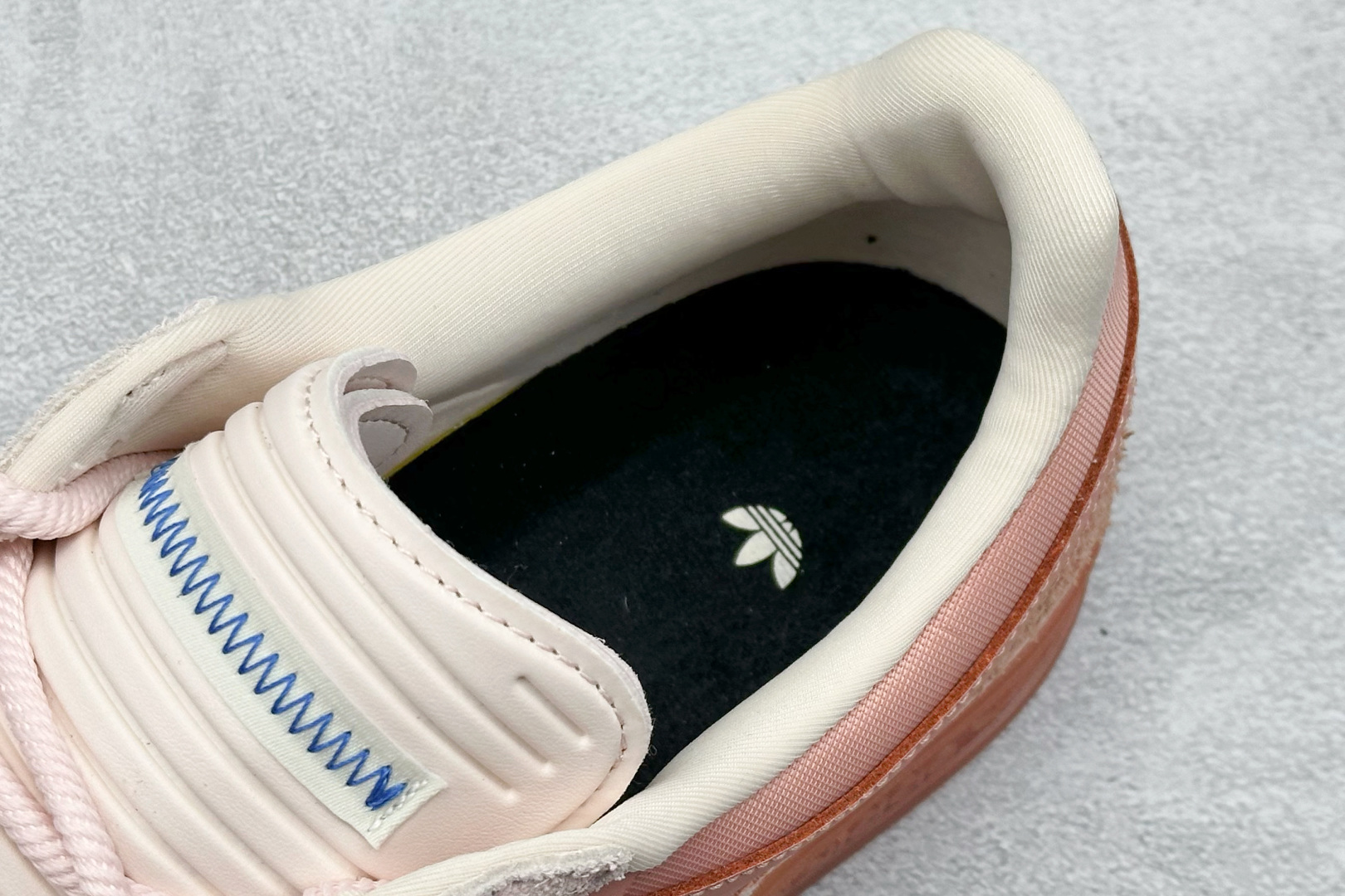 240 S2纯原Bad Bunny x AdidGazelle Indoor 联名款 三叶草复古休闲防滑耐磨低帮板鞋 JS5052