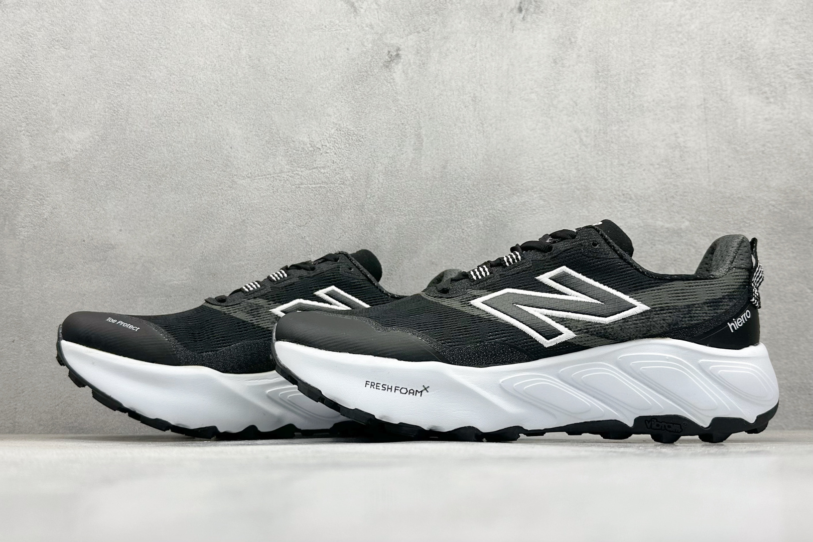 210 新百伦New Balance W880系列舒适缓震跑步鞋 复古老爹风休闲运动慢跑鞋 W880B15