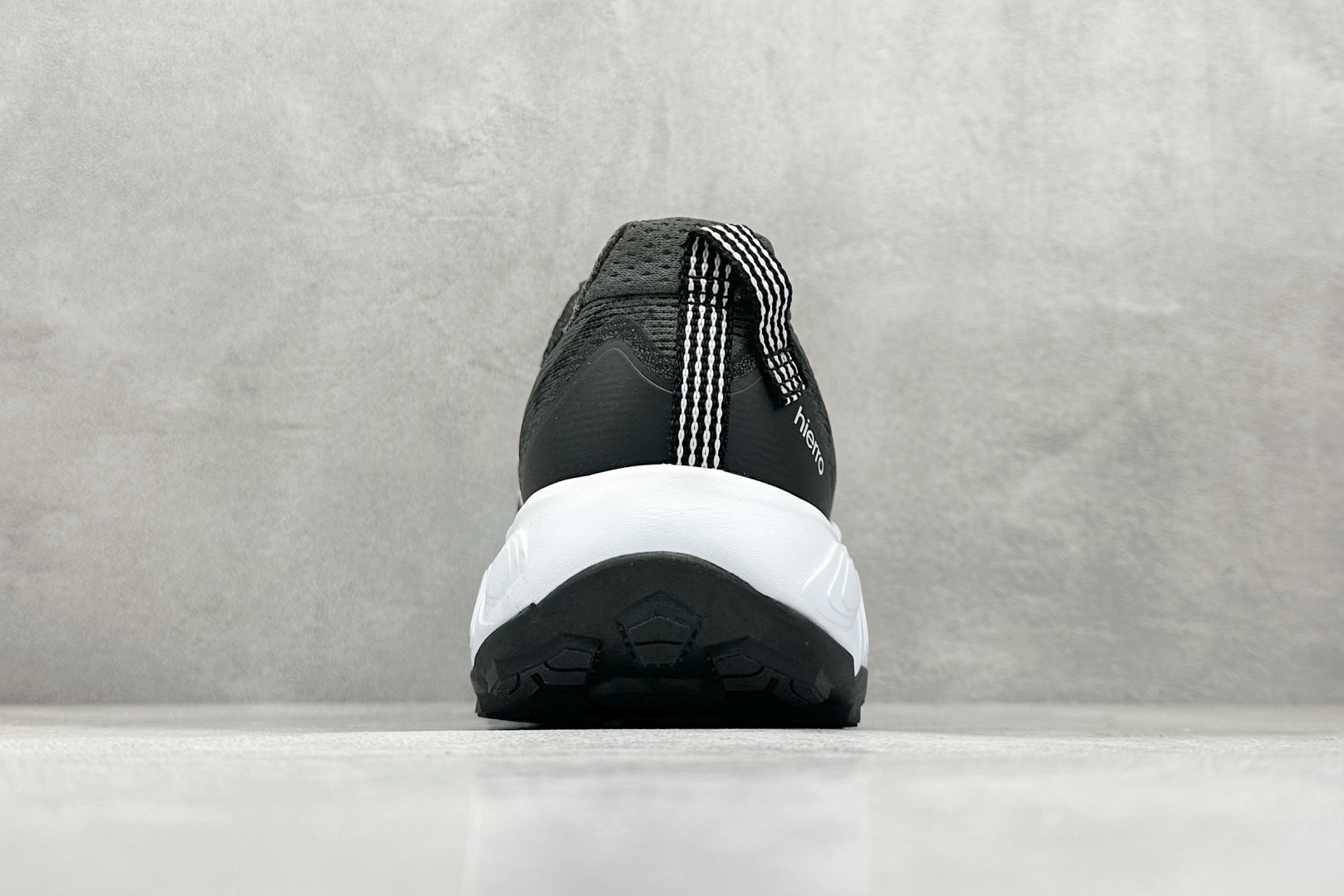 210 新百伦New Balance W880系列舒适缓震跑步鞋 复古老爹风休闲运动慢跑鞋 W880B15