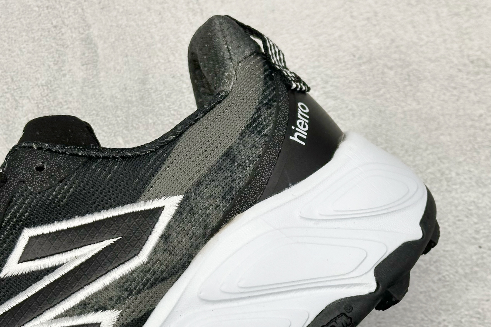 210 新百伦New Balance W880系列舒适缓震跑步鞋 复古老爹风休闲运动慢跑鞋 W880B15