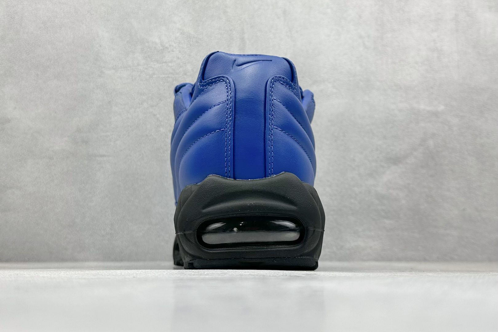  放店私
NIKE AIR MAX 95 LUX 耐克 气垫复古慢跑百搭鞋休闲运动鞋
这双鞋采用前脚掌开