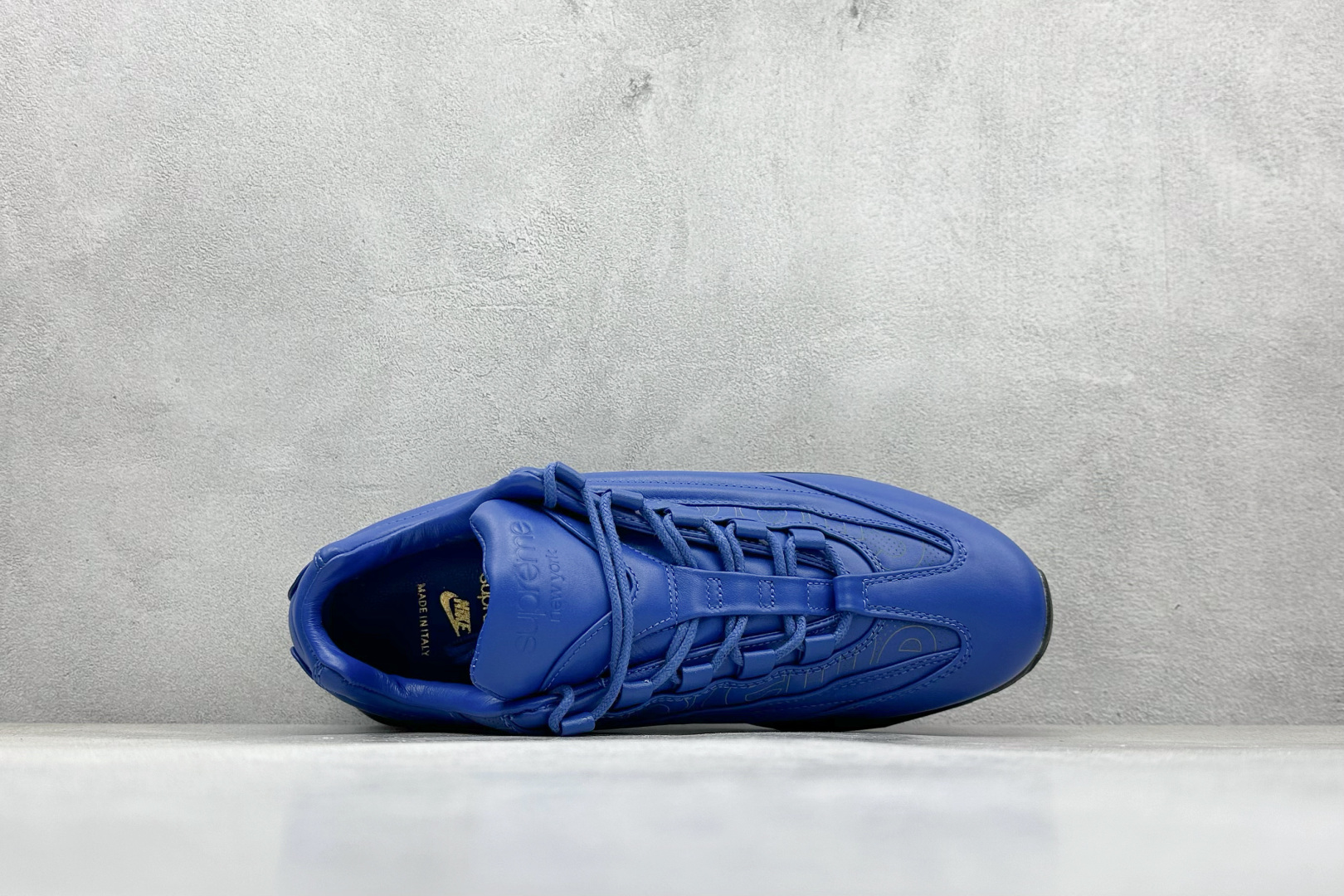  放店私
NIKE AIR MAX 95 LUX 耐克 气垫复古慢跑百搭鞋休闲运动鞋
这双鞋采用前脚掌开