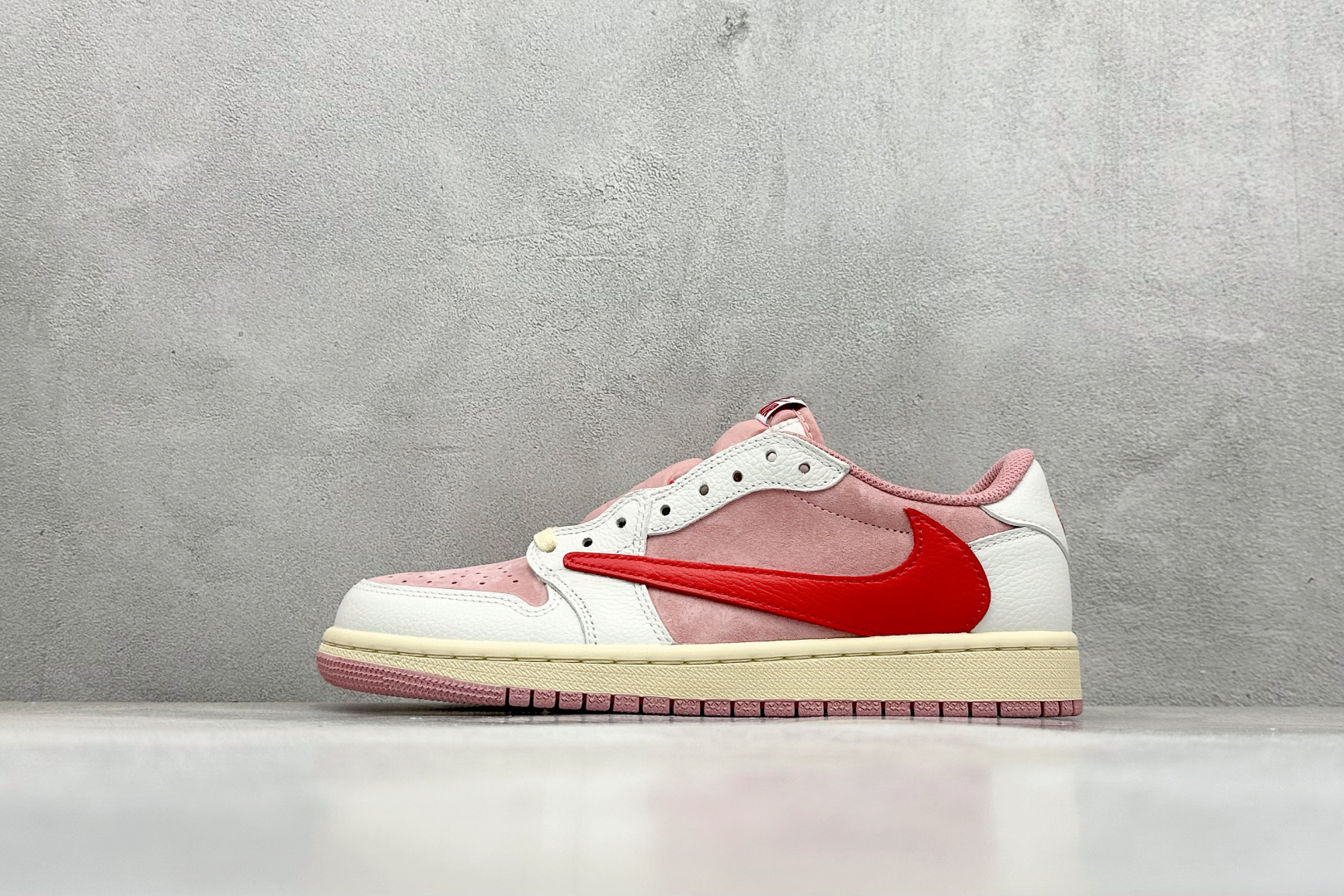 260 F版Travis Scott x Air Jordan 1 Low 低帮倒钩联名  DM7866-106