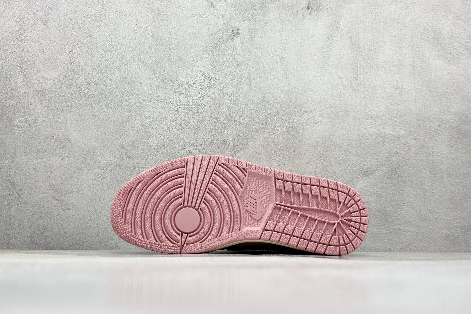 260 F版Travis Scott x Air Jordan 1 Low 低帮倒钩联名  DM7866-106