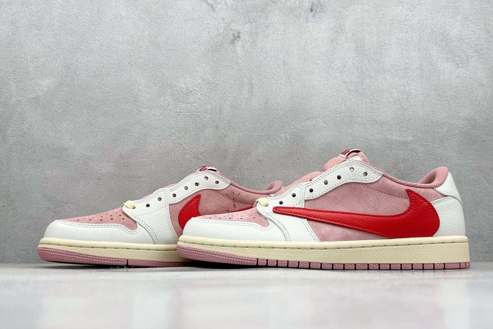 260 F版Travis Scott x Air Jordan 1 Low 低帮倒钩联名  DM7866-106