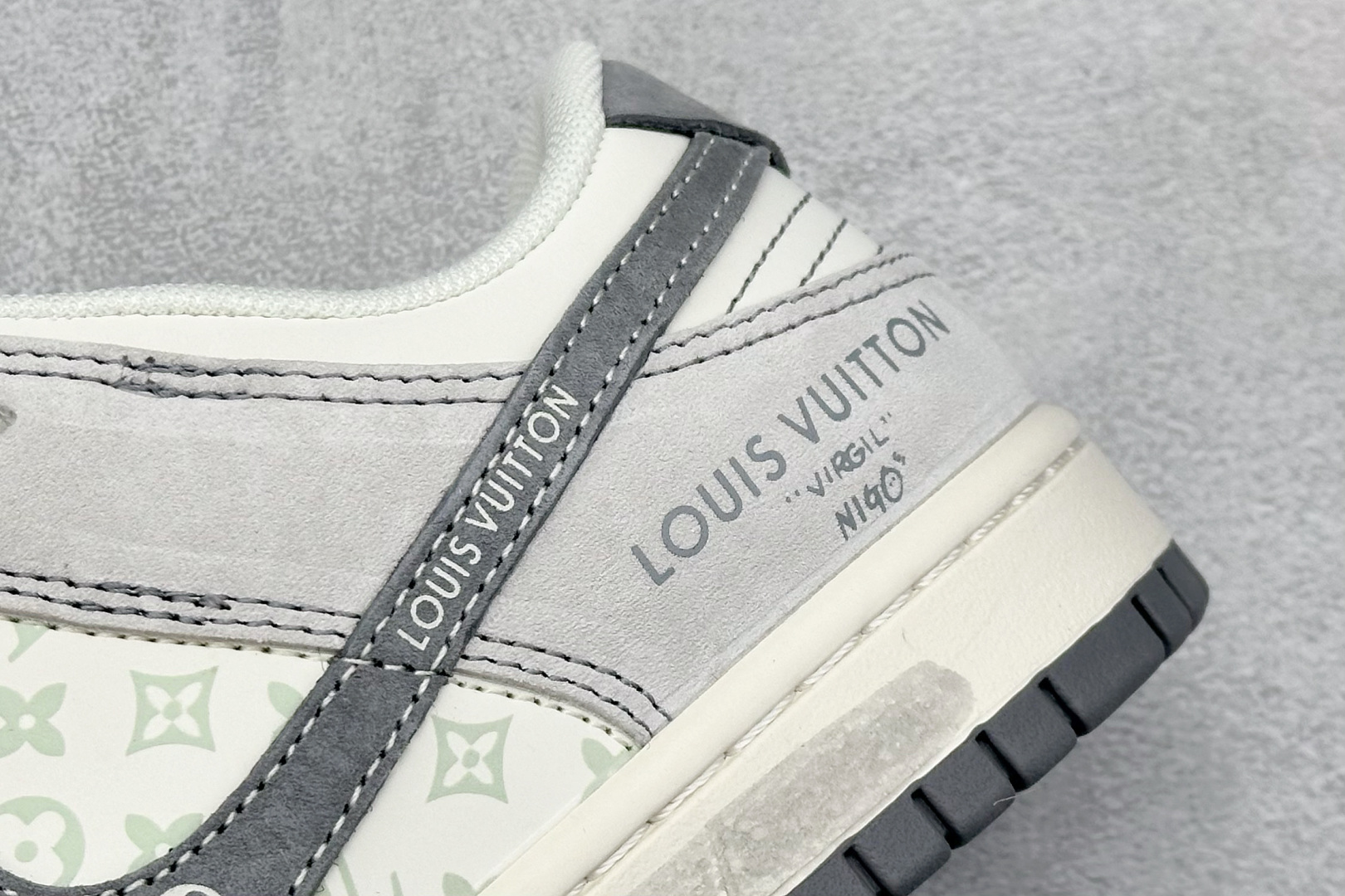 280 XC版Nike SB Dunk Low x Louis Vuitt灰白  CX5050-Y02