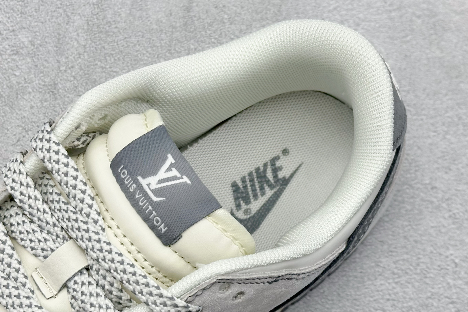 280 XC版Nike SB Dunk Low x Louis Vuitt灰白  CX5050-Y02