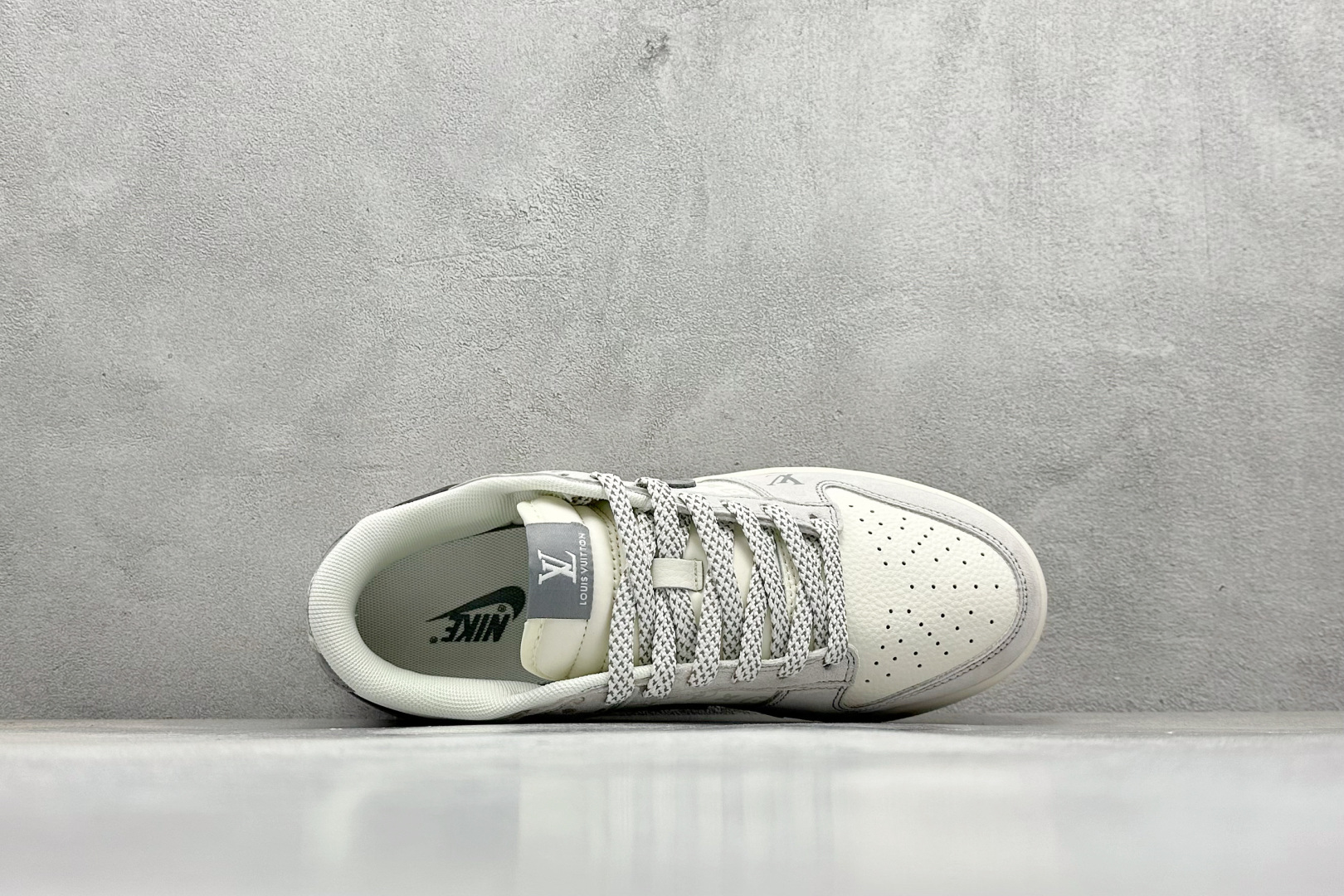280 XC版Nike SB Dunk Low x Louis Vuitt灰白  CX5050-Y02