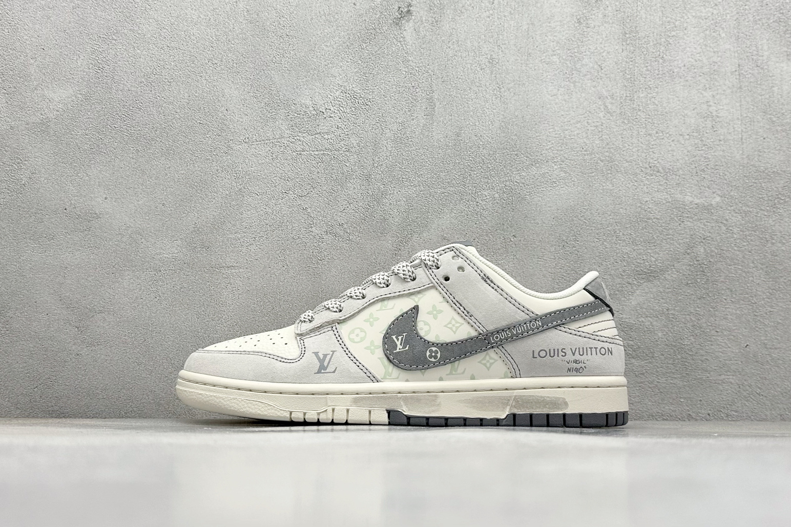 280 XC版Nike SB Dunk Low x Louis Vuitt灰白  CX5050-Y02