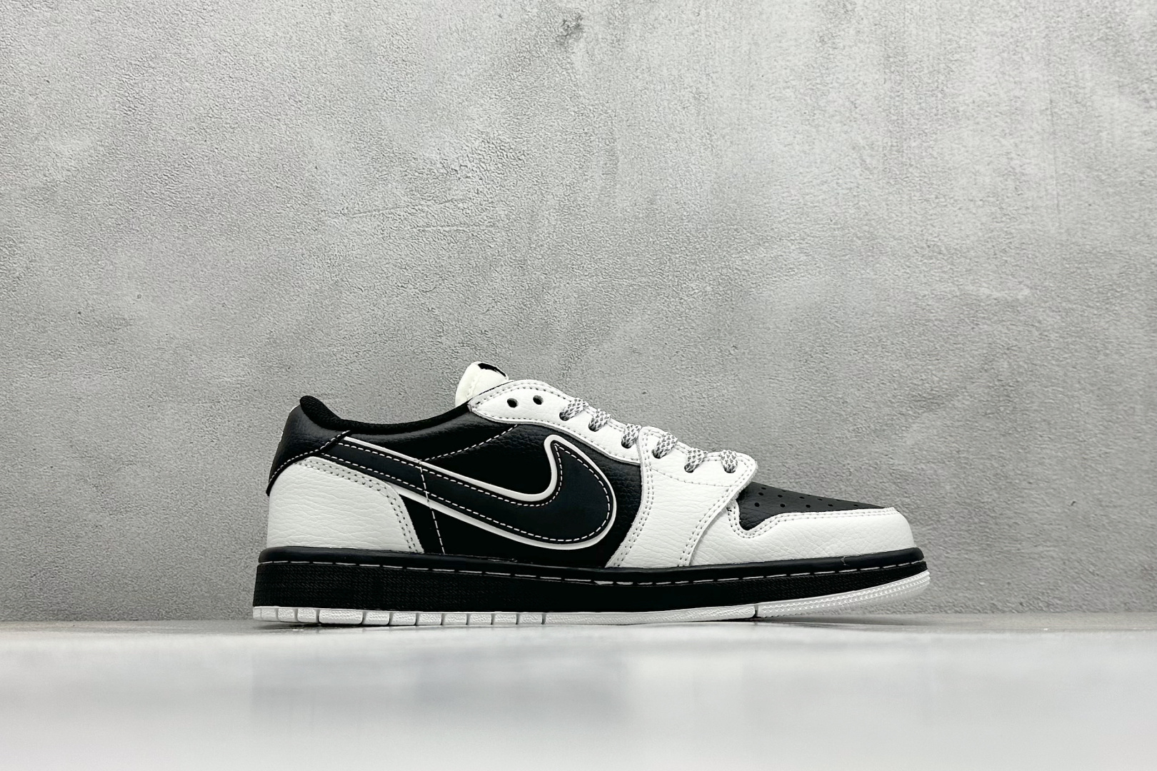 280 XC版Travis Scott x Fragment Design x Air Jordan 1 Low SP AJ1 乔1 纪梵希联名 泼墨米黑 低帮文化休闲板鞋  DZ5899-005