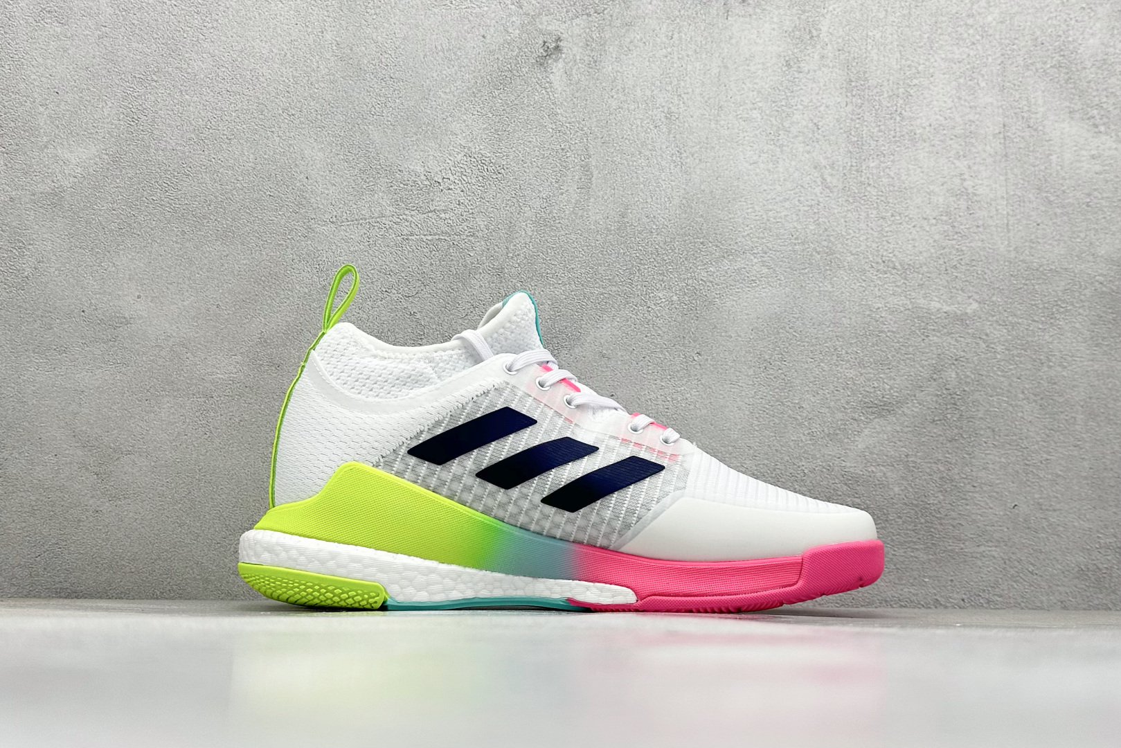 220 ADIDCRAZYFLIGHT MID 运动鞋 减震防滑 针织网面设计  HP3337
