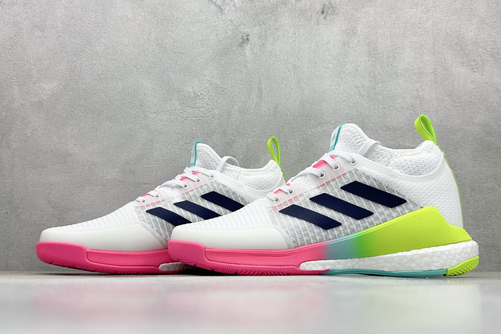 220 ADIDCRAZYFLIGHT MID 运动鞋 减震防滑 针织网面设计  HP3337