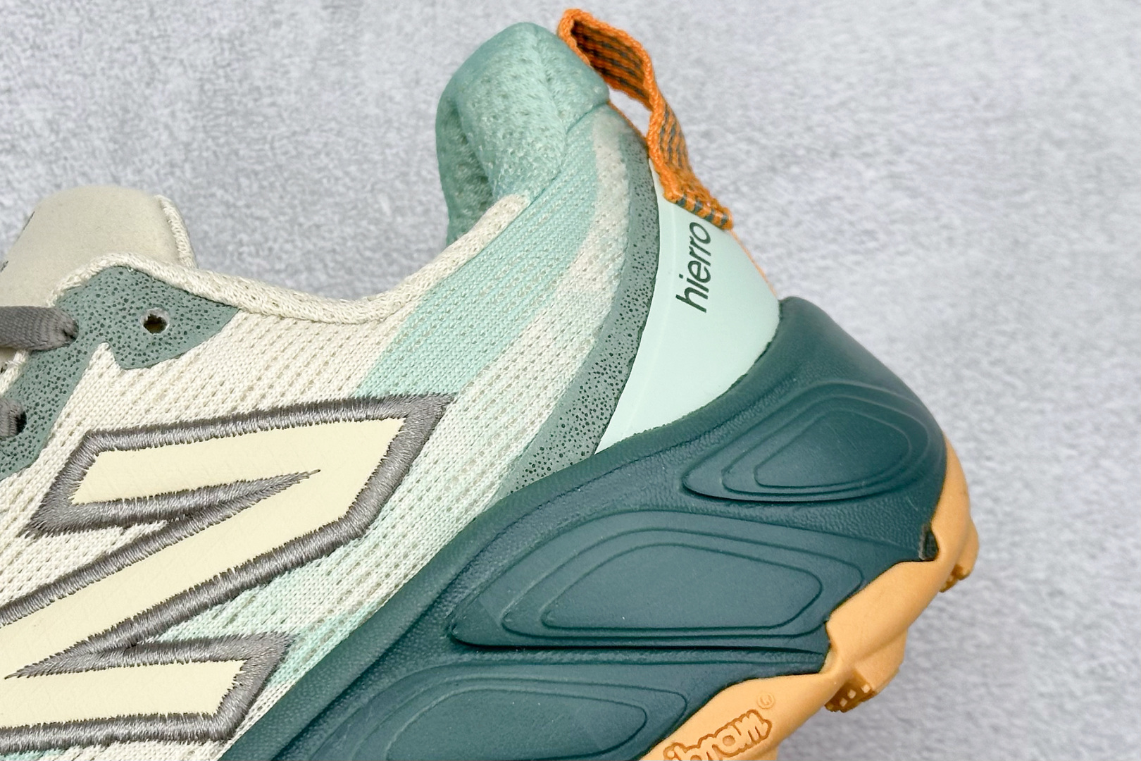 210 New Balance NB Fresh Foam X Hierro v9 柔软舒适 低帮 越野跑步鞋 W880B15