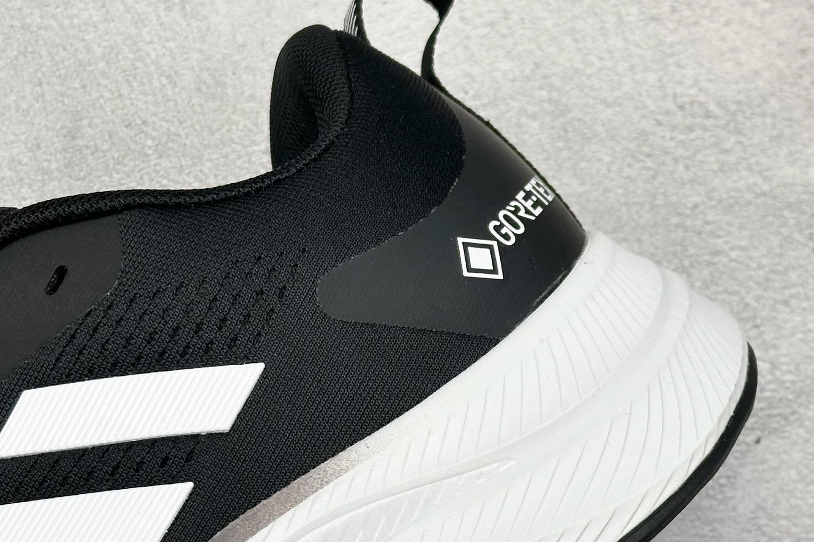 180 AD TERREX GORE-TEX 网布透气轻便低帮跑步鞋 D68971