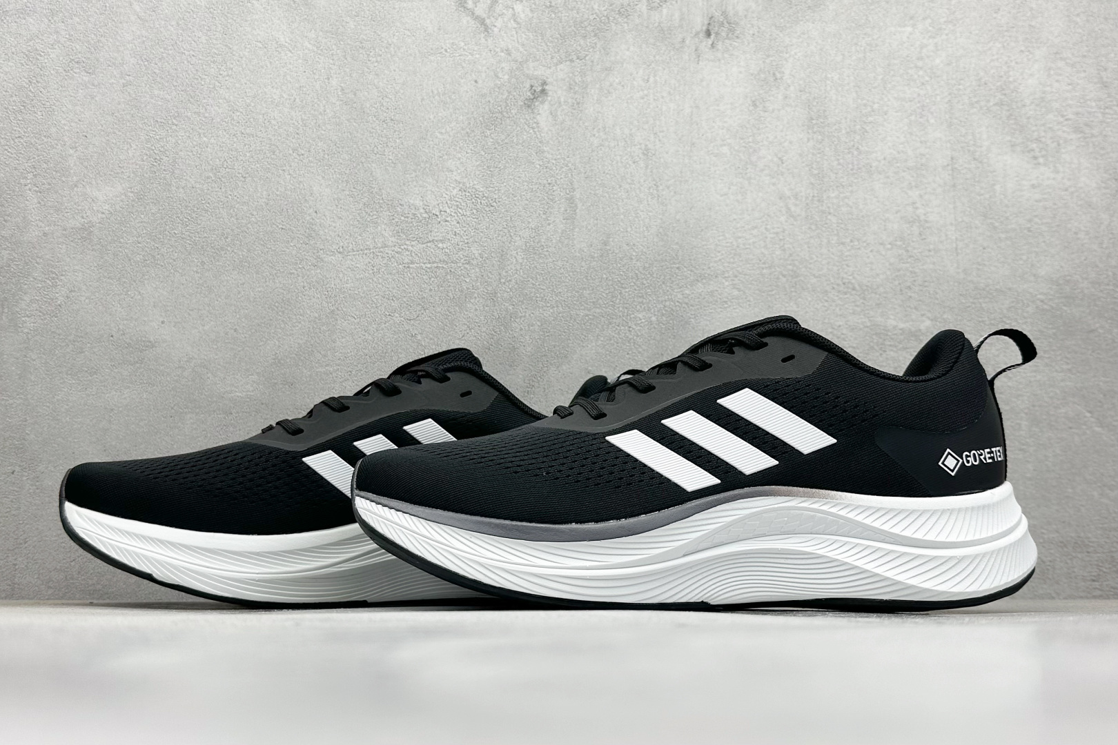 180 AD TERREX GORE-TEX 网布透气轻便低帮跑步鞋 D68971