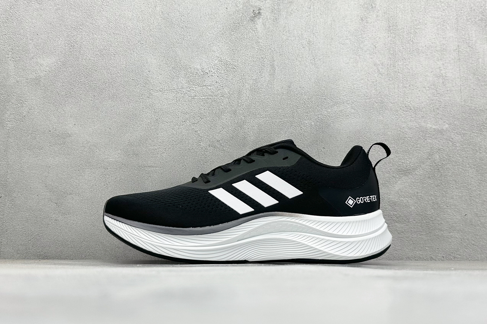 180 AD TERREX GORE-TEX 网布透气轻便低帮跑步鞋 D68971