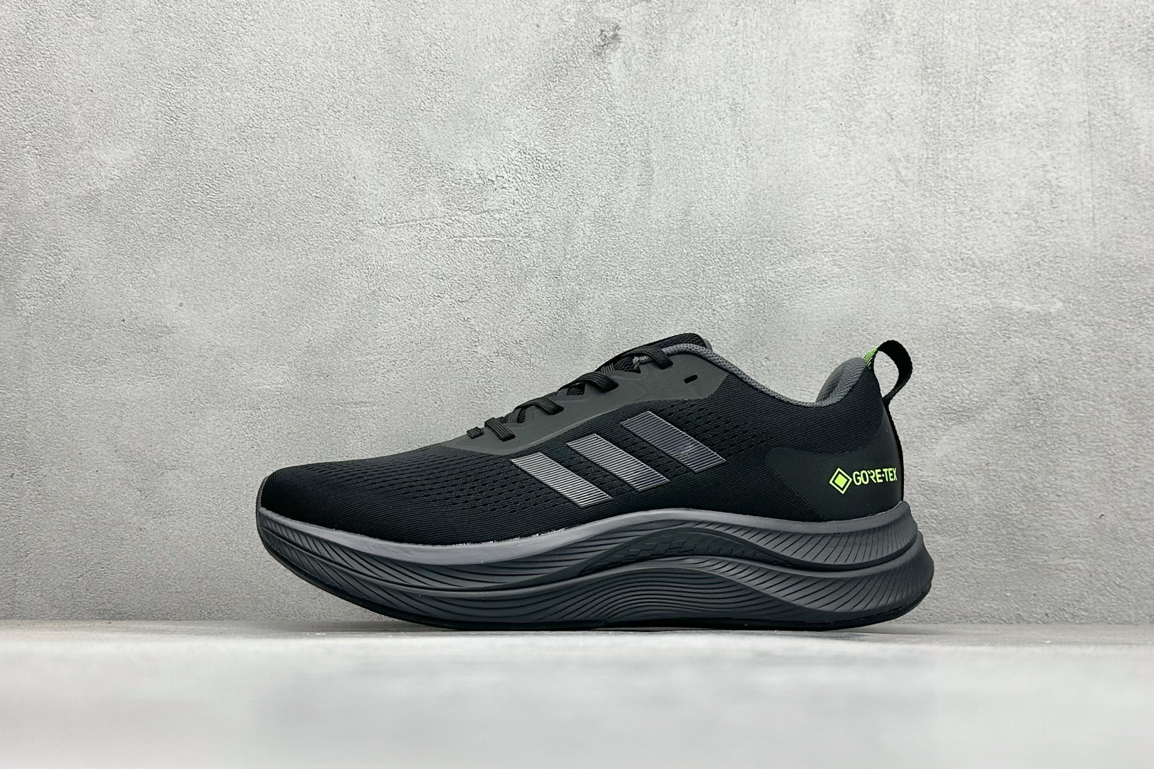 180 AD TERREX GORE-TEX 网布透气轻便低帮跑步鞋 D68974