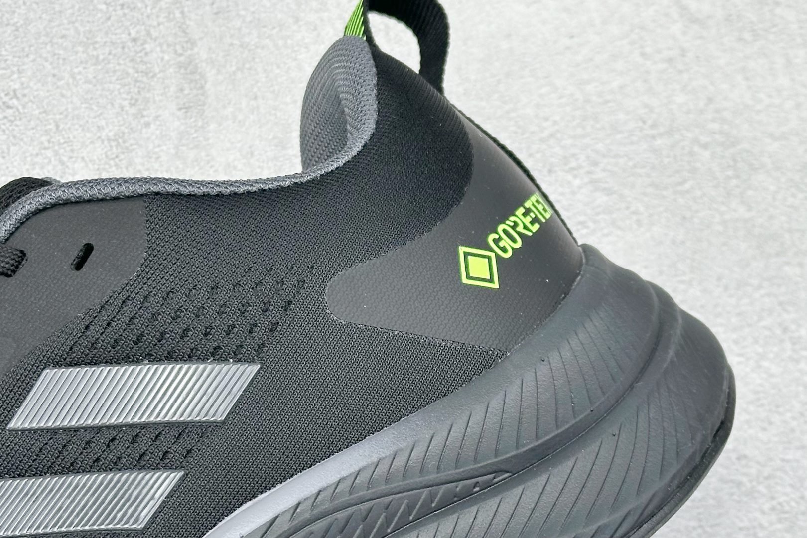 180 AD TERREX GORE-TEX 网布透气轻便低帮跑步鞋 D68974