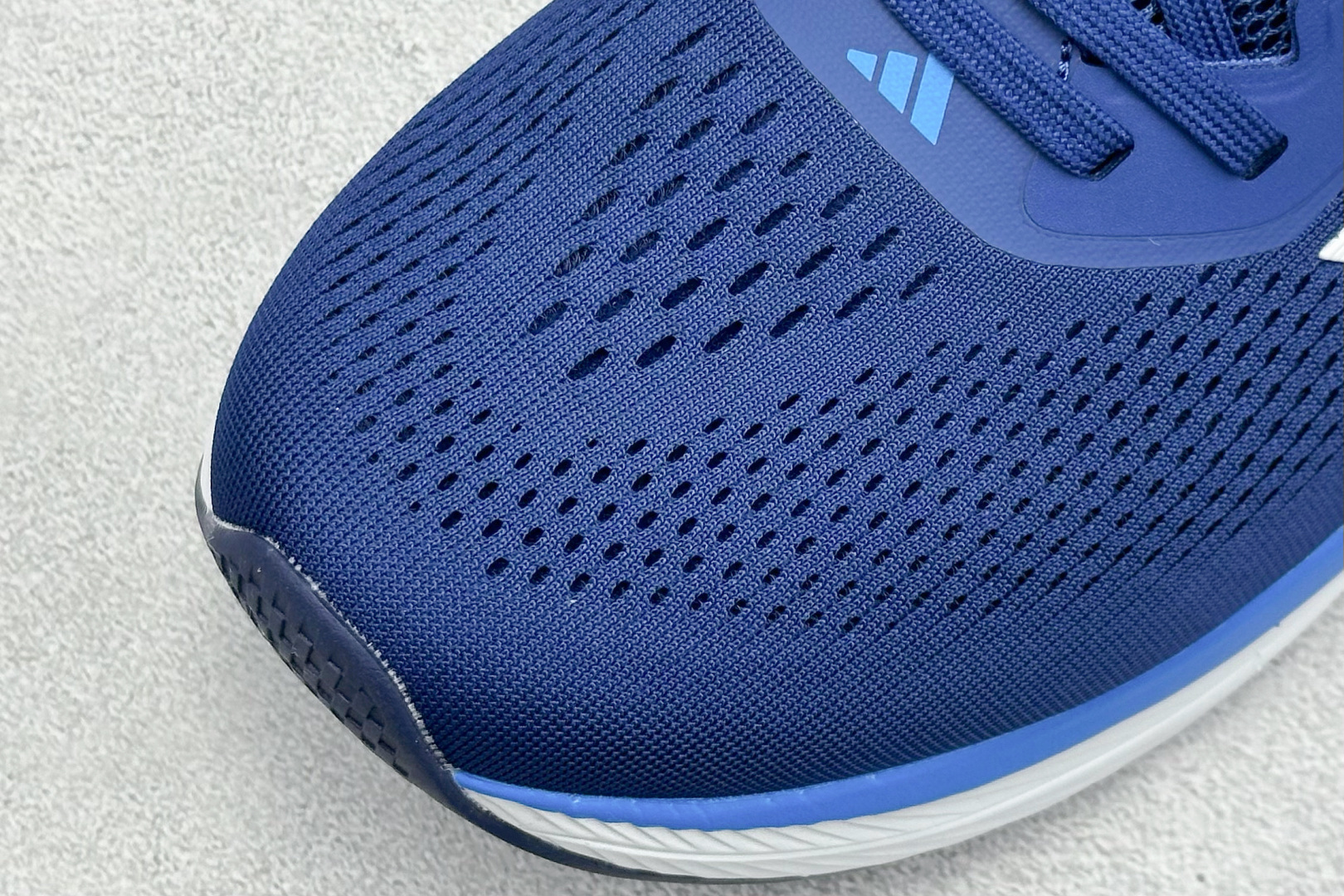 180 AD TERREX GORE-TEX 网布透气轻便低帮跑步鞋 D68975