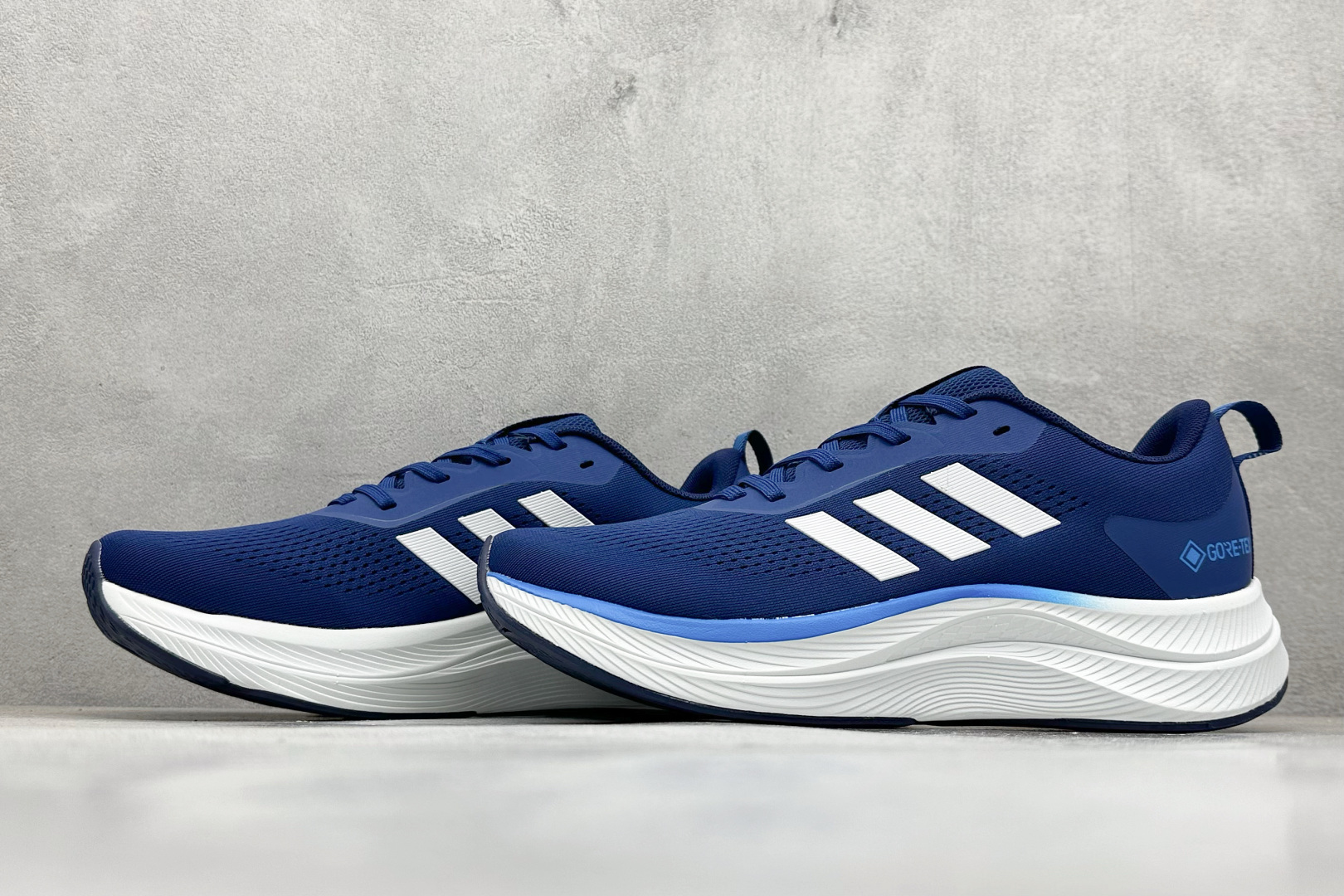 180 AD TERREX GORE-TEX 网布透气轻便低帮跑步鞋 D68975