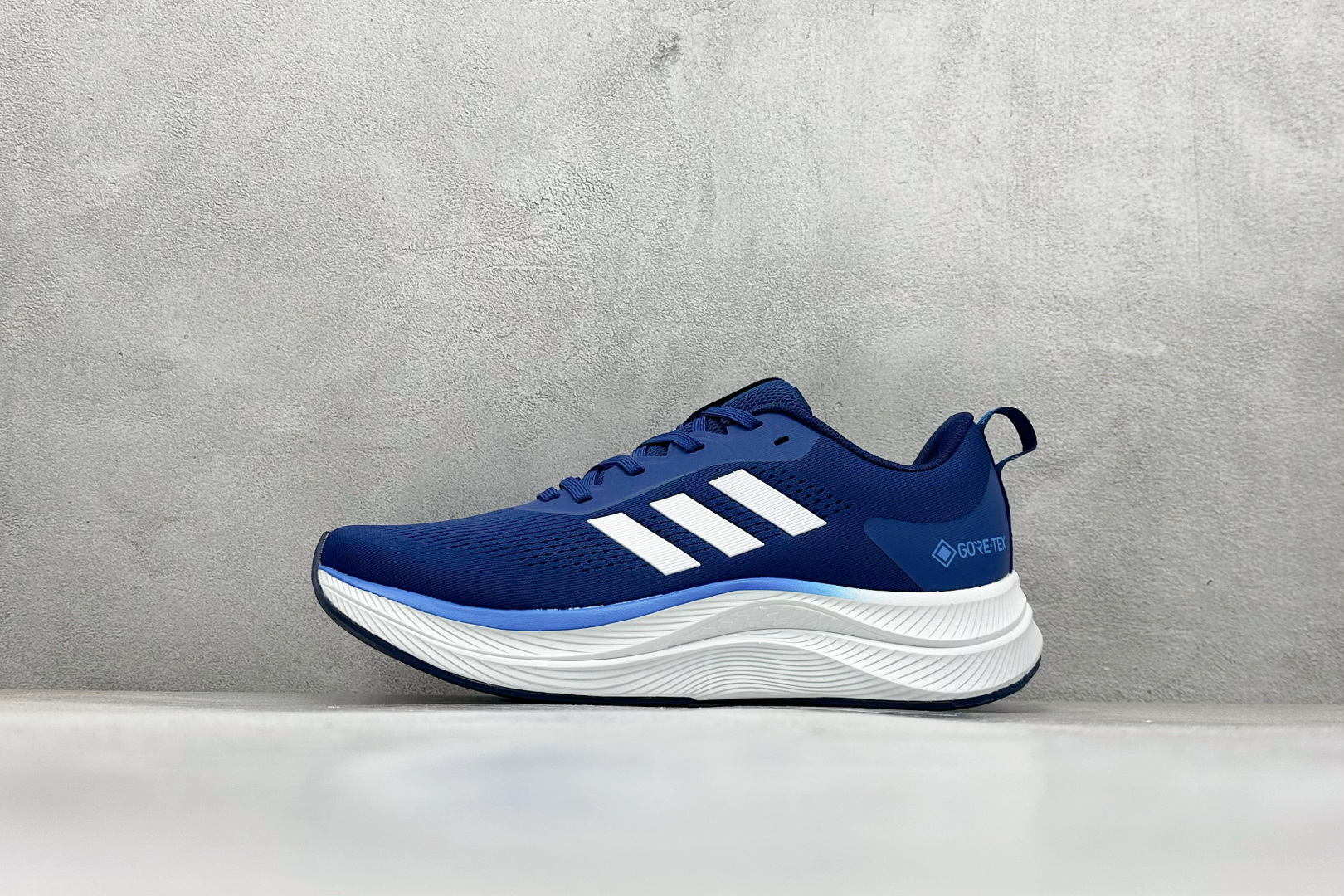 180 AD TERREX GORE-TEX 网布透气轻便低帮跑步鞋 D68975