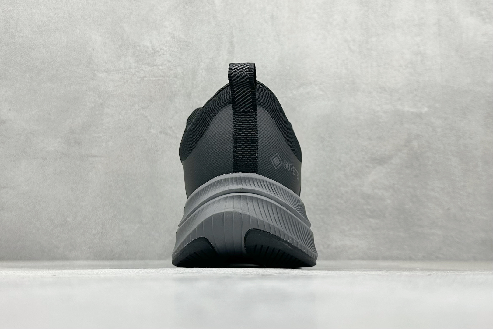 180 AD TERREX GORE-TEX 网布透气轻便低帮跑步鞋 D68972