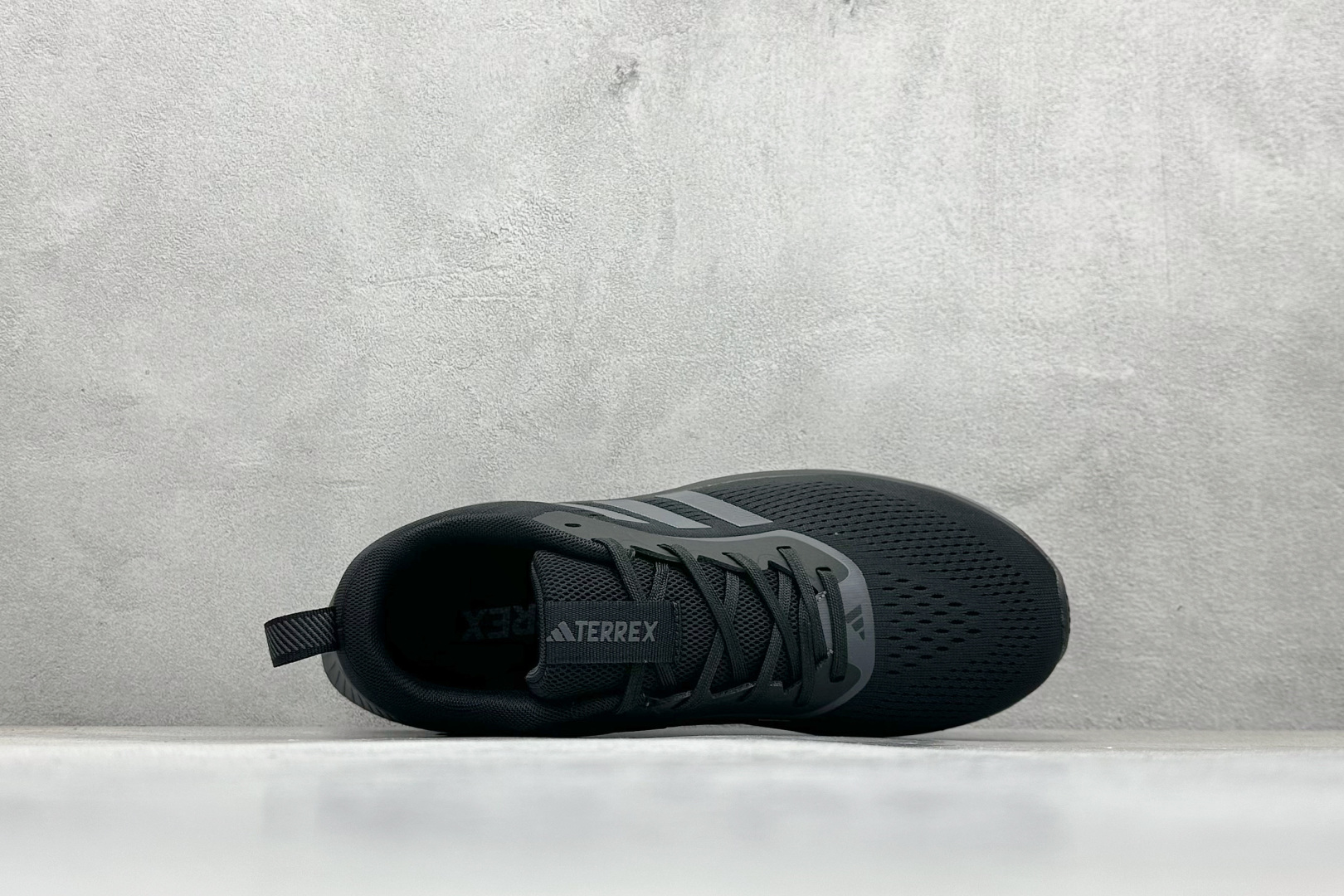 180 AD TERREX GORE-TEX 网布透气轻便低帮跑步鞋 D68972
