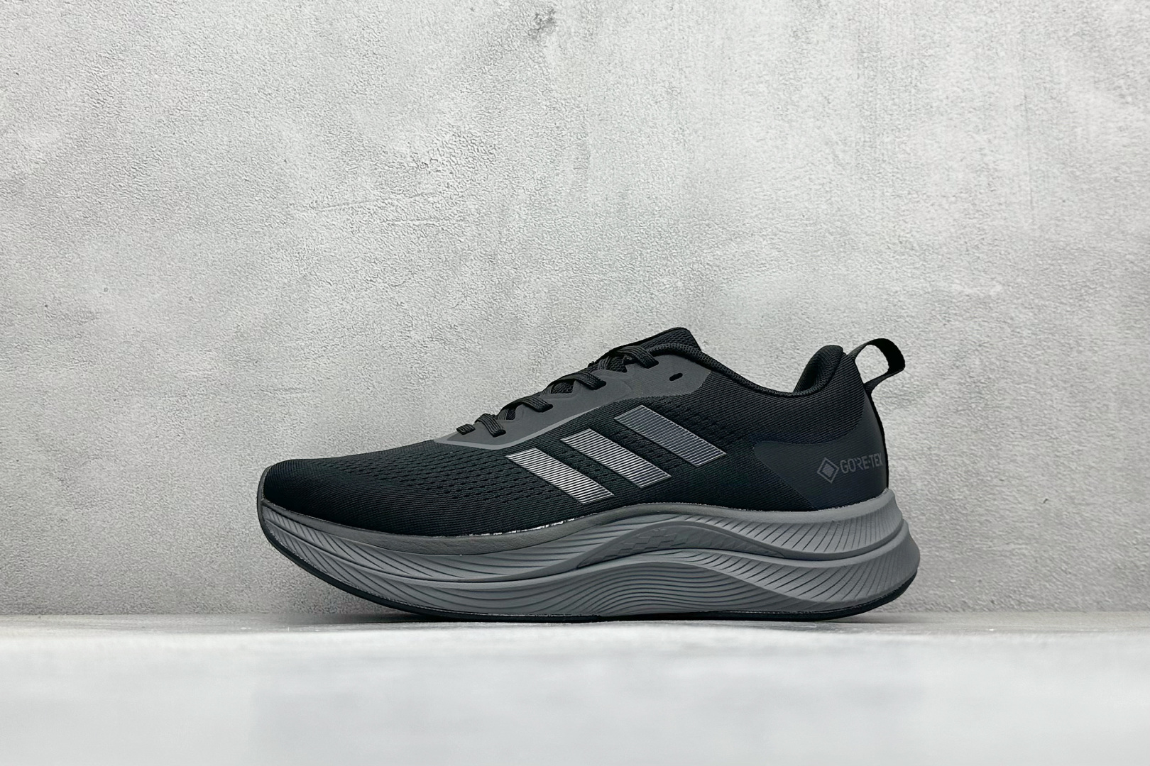 180 AD TERREX GORE-TEX 网布透气轻便低帮跑步鞋 D68972