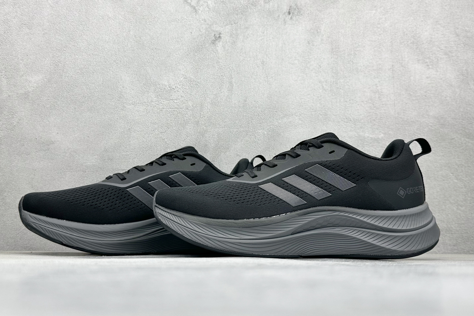 180 AD TERREX GORE-TEX 网布透气轻便低帮跑步鞋 D68972
