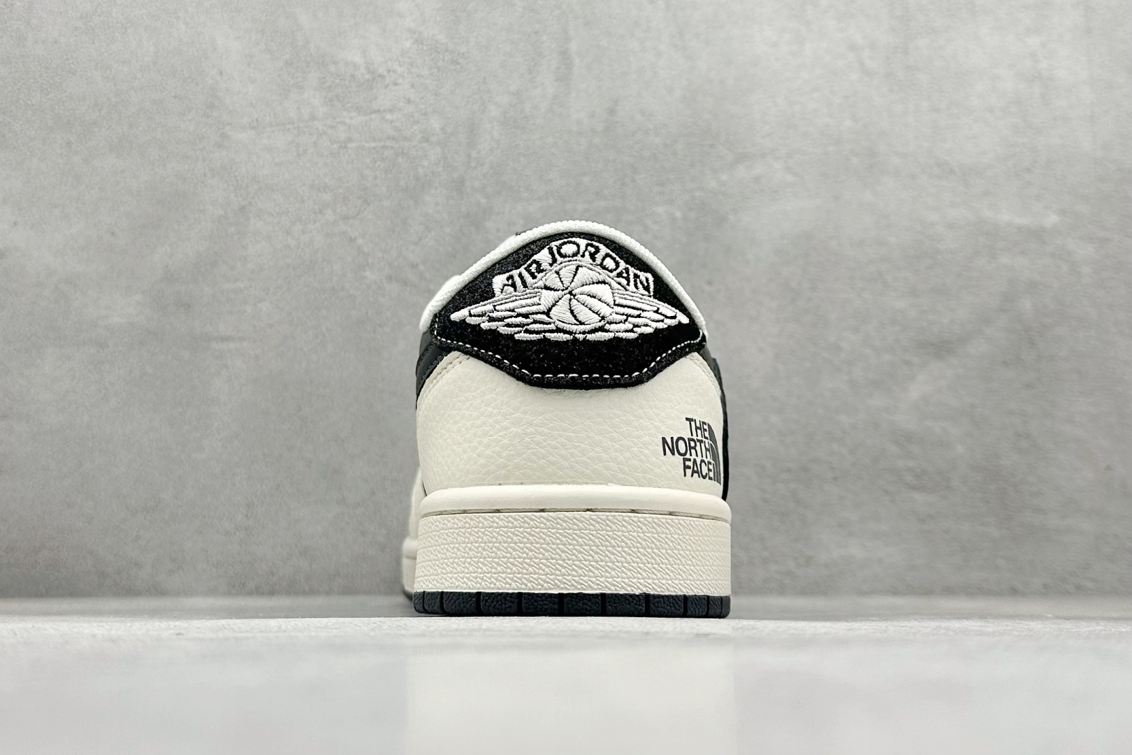 280 Travis Scott x Fragment Design x Air Jordan 1 Low SP AJ1 乔1 北面联名 印花米黑织标 低帮文化休闲板鞋  QW5088-205