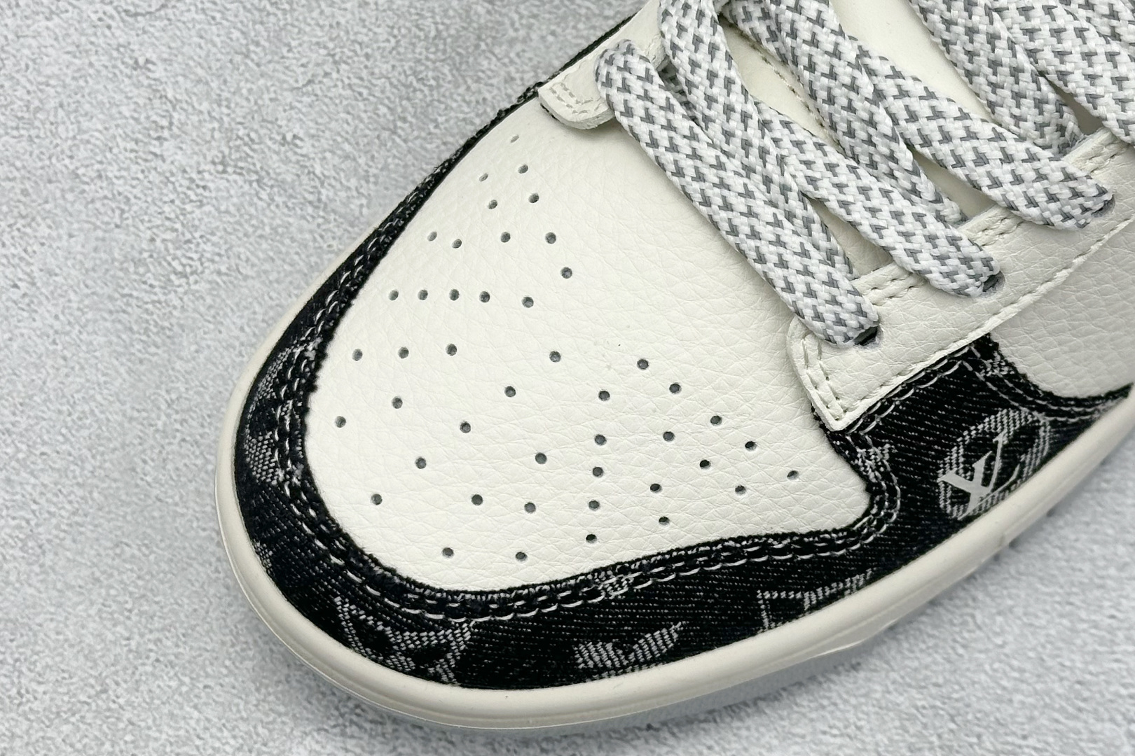 280 Nike SB Dunk Low LV联名 黑牛仔印花  低帮休闲板鞋  JP1628-020