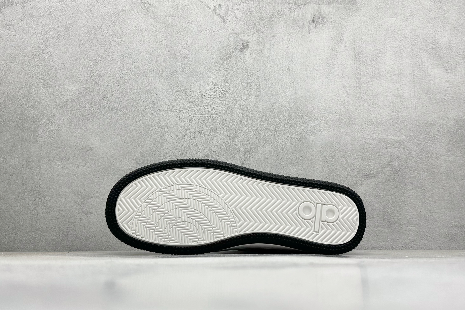 190 Alo Yoga Recovery Mode 拉布布 明星同款 内增高低帮休闲板鞋