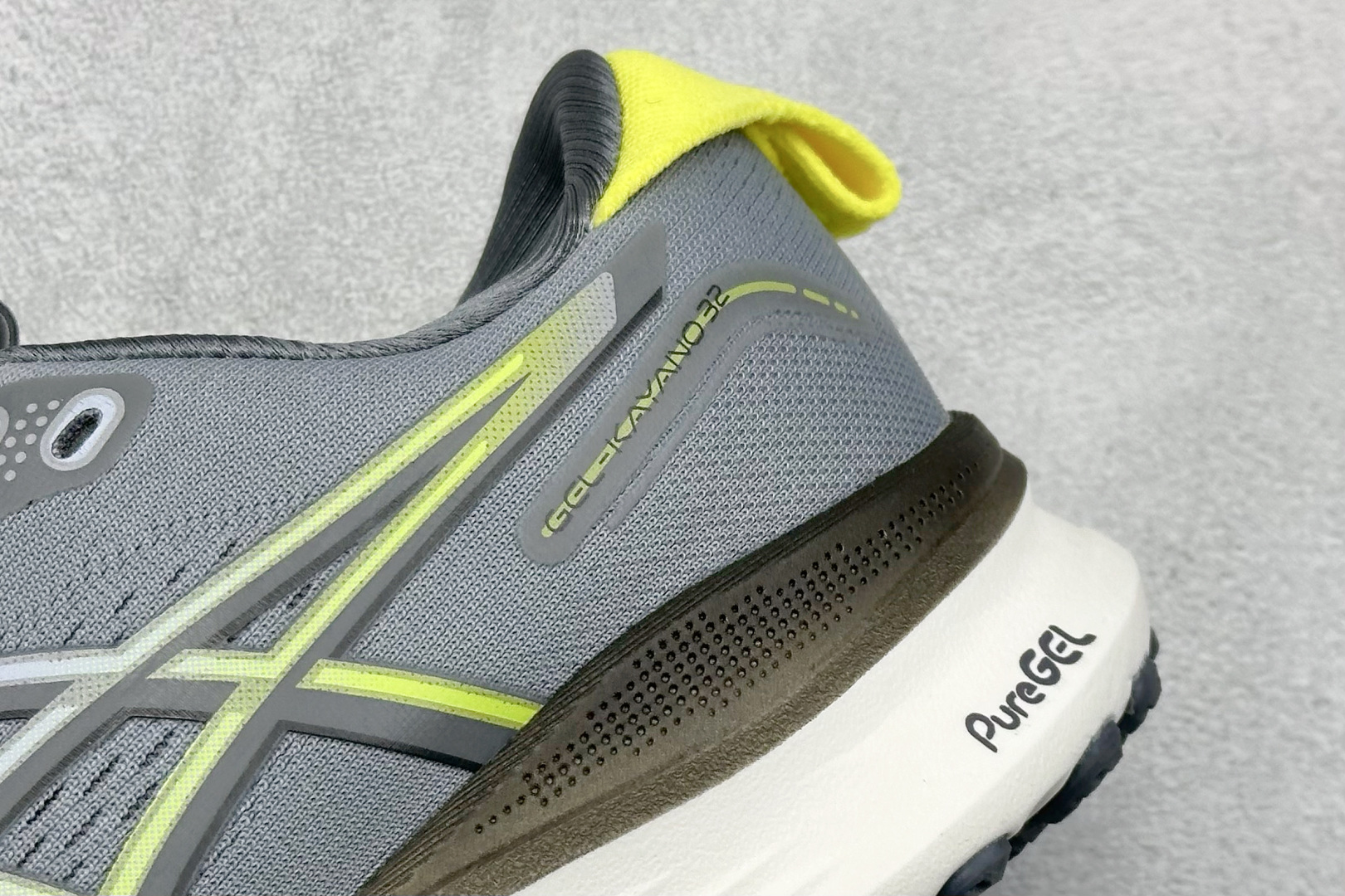 170 Asics Gel-Kayano 32 亚瑟士运动休闲透气专业跑鞋  1011C052-021