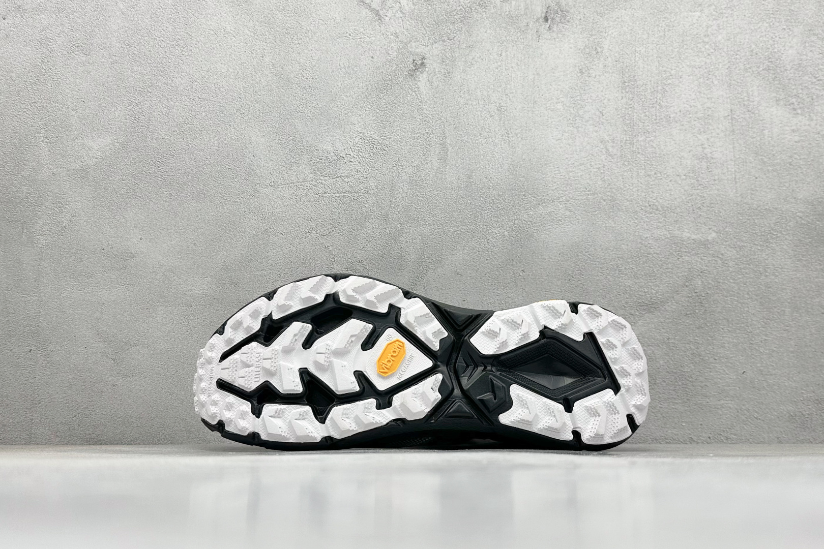200 Hoka One One Mafate Speed 4 Lite 银黑 玛法特低帮轻量户外运动鞋 1168971-BWHT