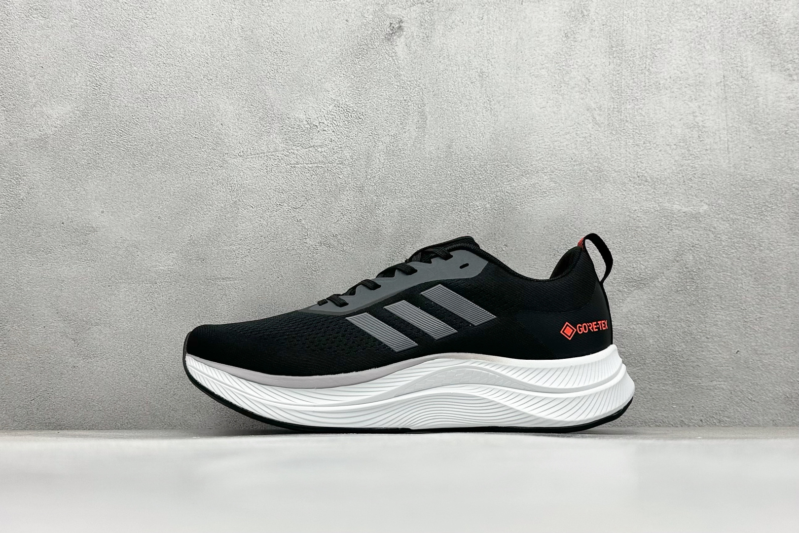 180 AD TERREX GORE-TEX 网布透气轻便低帮跑步鞋 D68973