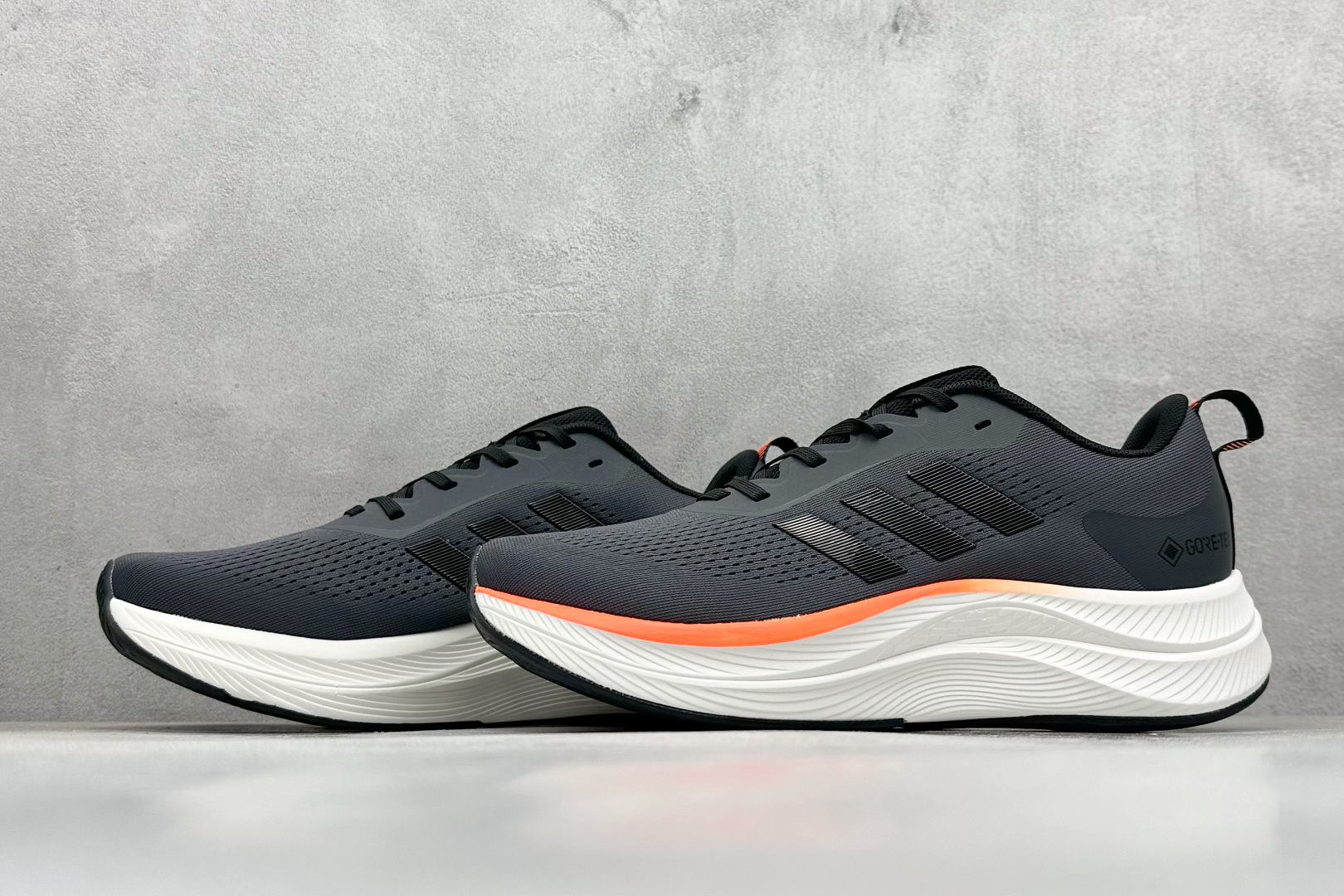 180 AD TERREX GORE-TEX 网布透气轻便低帮跑步鞋 D68979