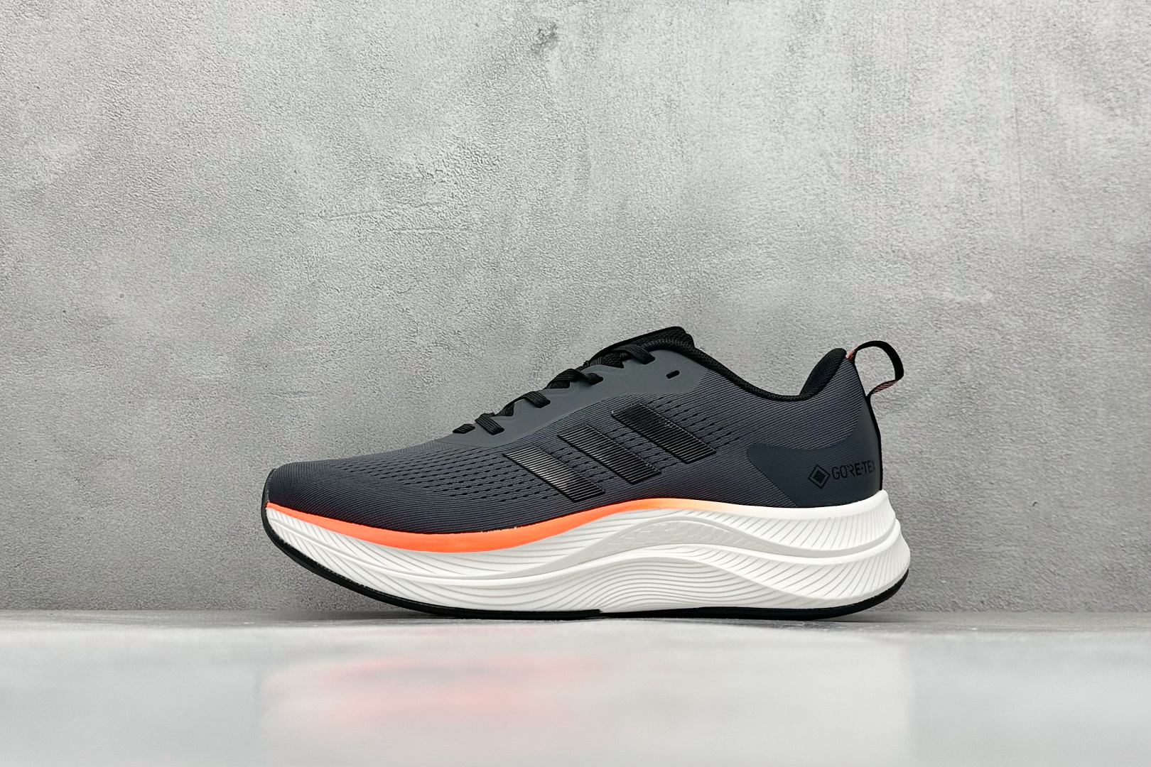 180 AD TERREX GORE-TEX 网布透气轻便低帮跑步鞋 D68979